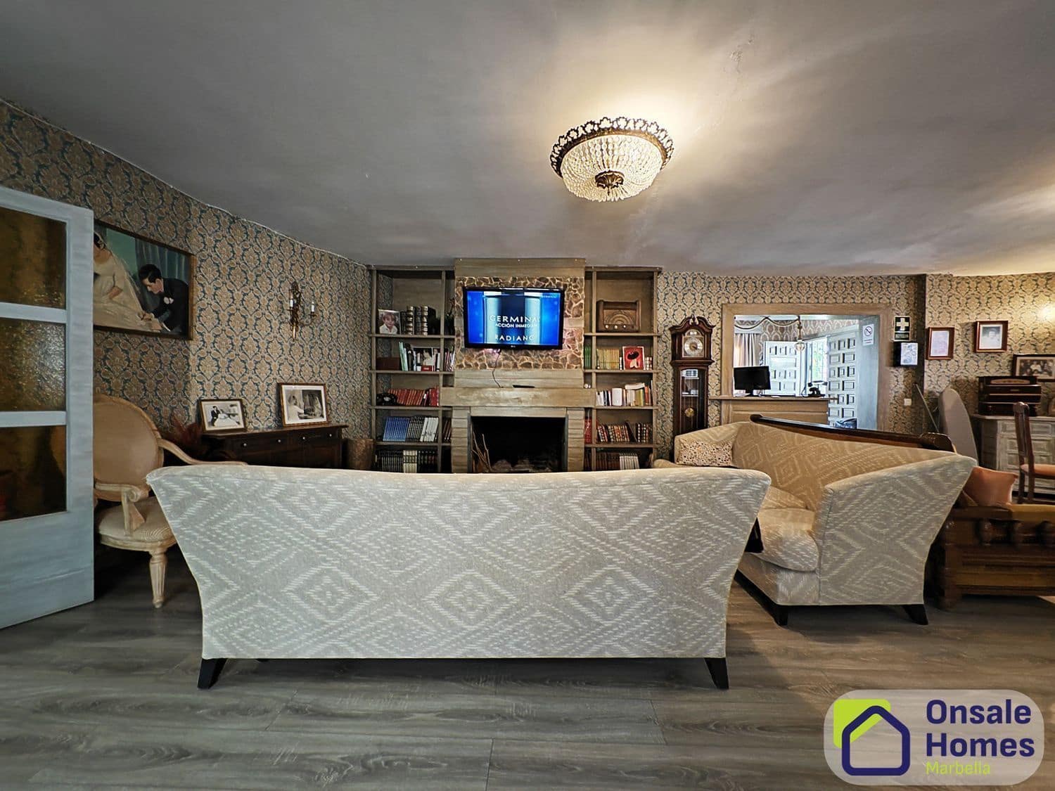 12 soveværelse Villa til salg i Marbella med garage - € 1.699.000 (Ref: 9145215)