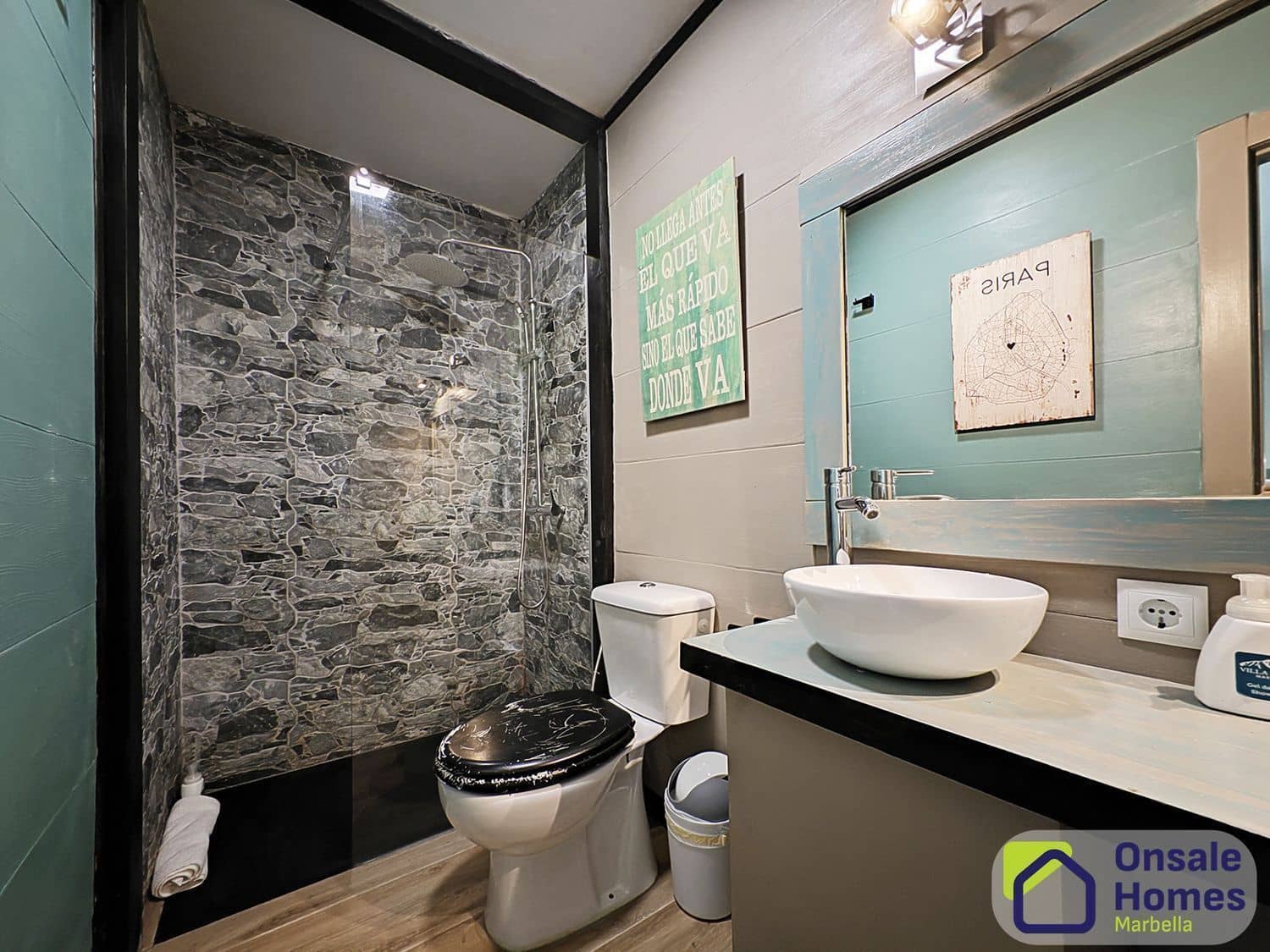 12 soveværelse Villa til salg i Marbella med garage - € 1.699.000 (Ref: 9145215)