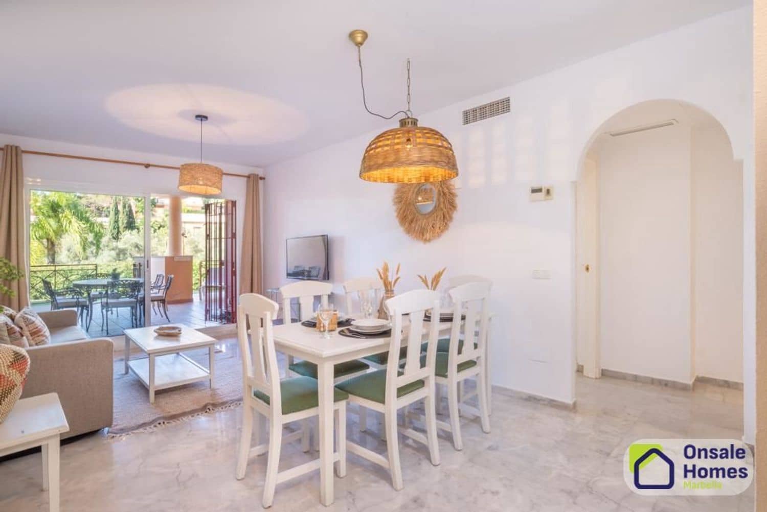 Apartamento de 2 habitaciones en La Reserva en alquiler con piscina garaje - 1.700 € (Ref: 9228170)