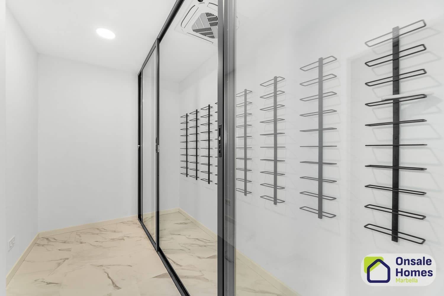 6 bedroom Villa for sale in New Golden Mile with pool garage - € 3,990,000 (Ref: 9251716)