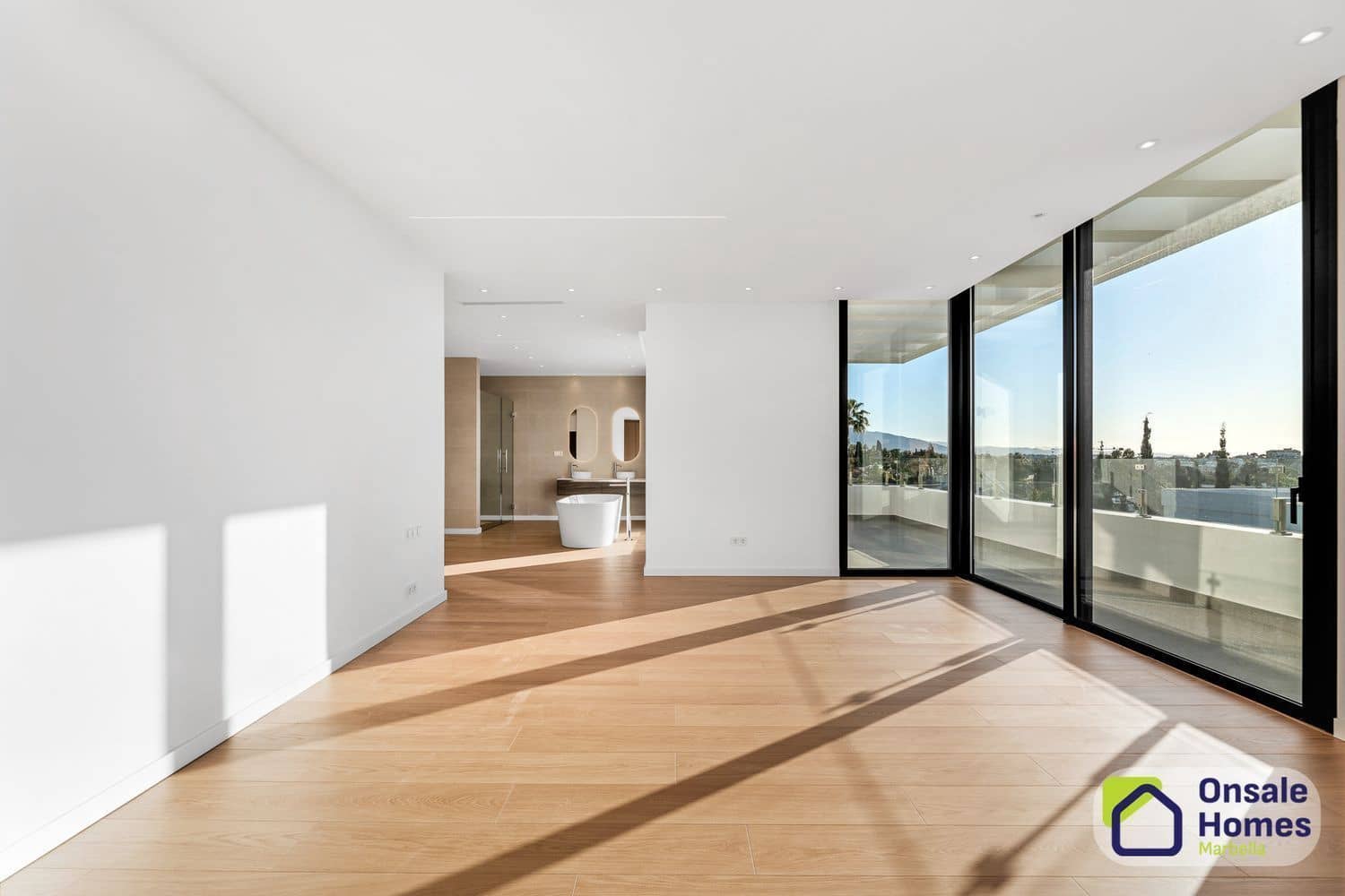 6 bedroom Villa for sale in New Golden Mile with pool garage - € 3,990,000 (Ref: 9251716)