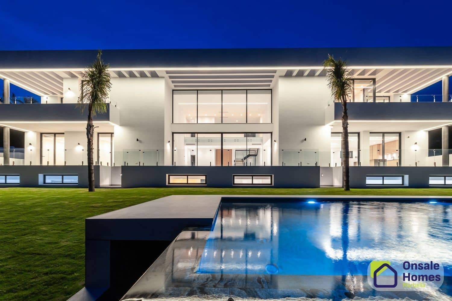 6 bedroom Villa for sale in New Golden Mile with pool garage - € 3,990,000 (Ref: 9251716)