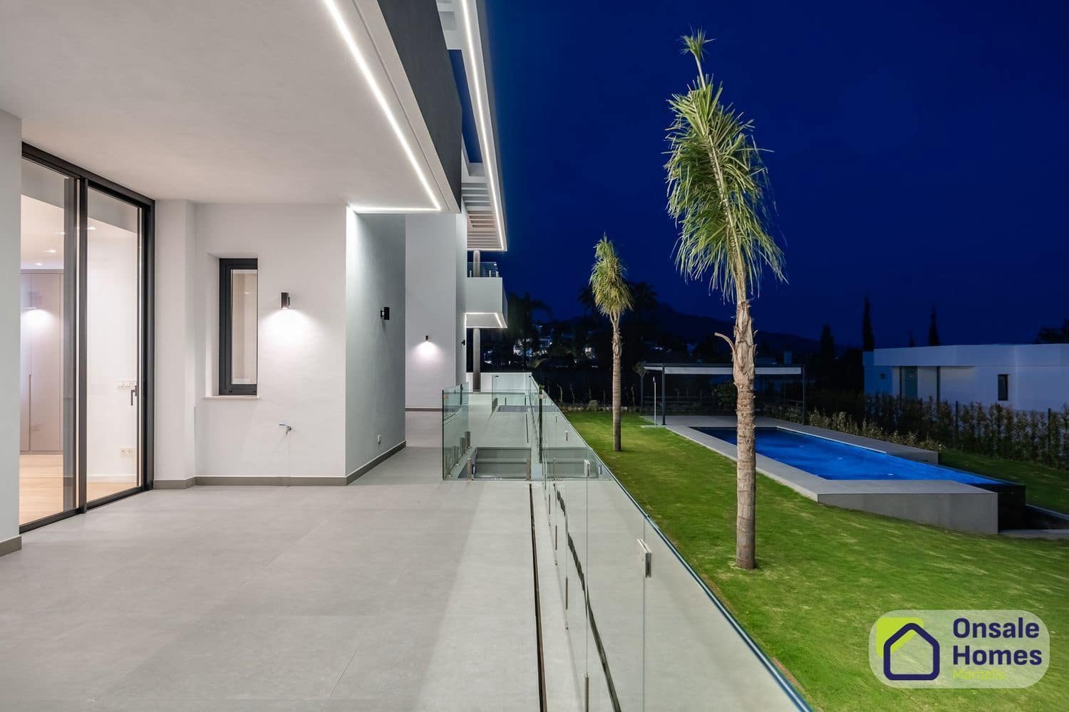 6 bedroom Villa for sale in New Golden Mile with pool garage - € 3,990,000 (Ref: 9251716)