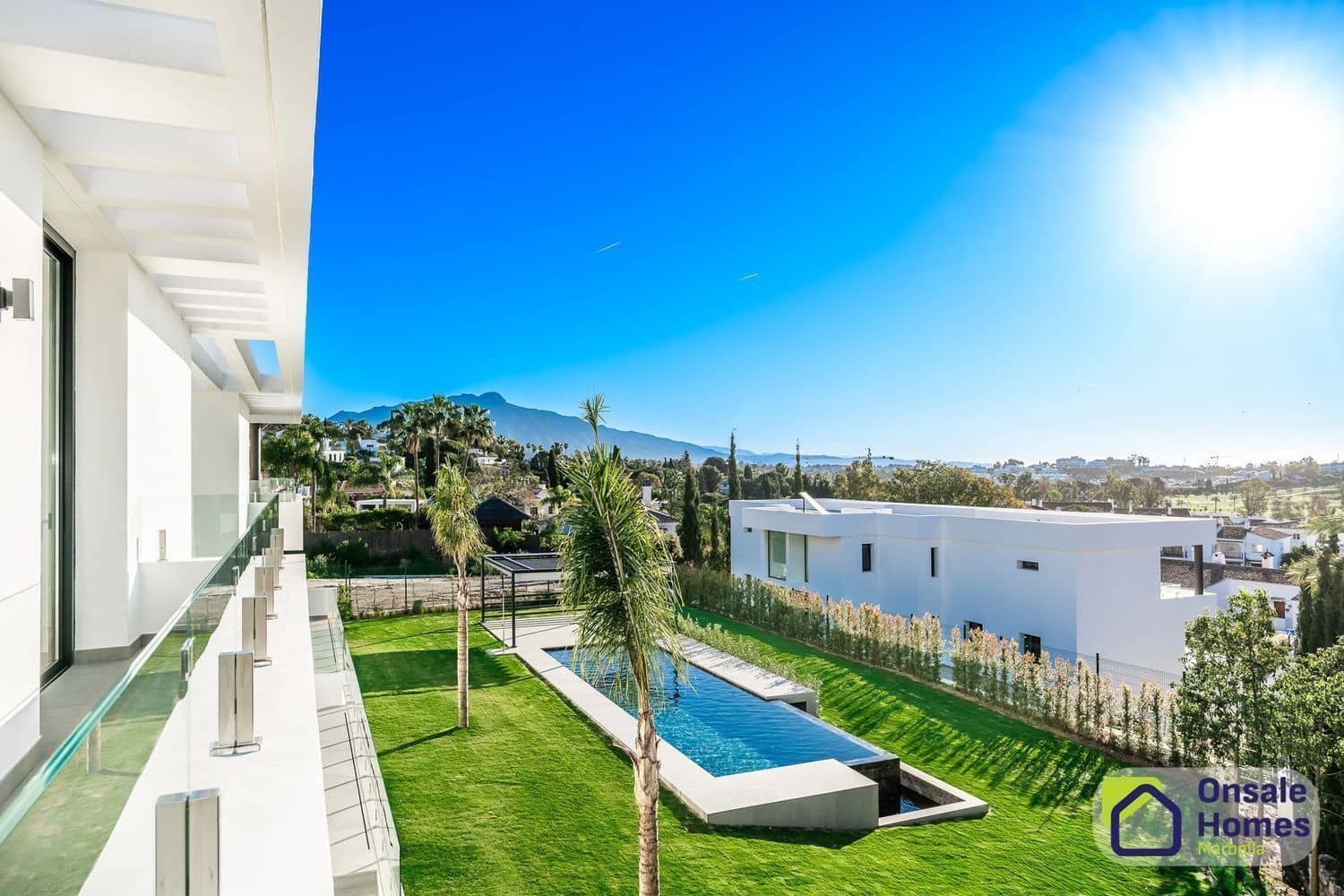 6 bedroom Villa for sale in New Golden Mile with pool garage - € 3,990,000 (Ref: 9251716)
