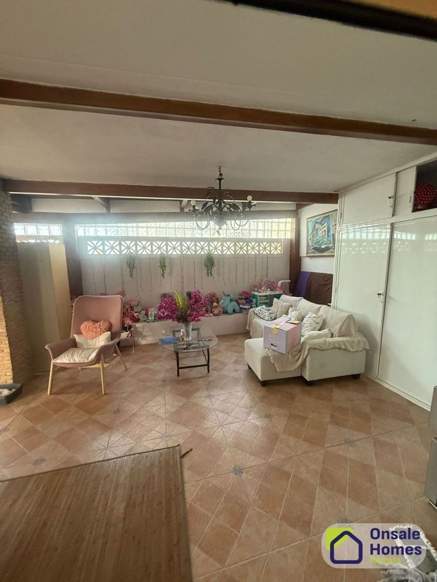 3 soveværelse Byhus til salg i Marbella med garage - € 590.000 (Ref: 9300342)