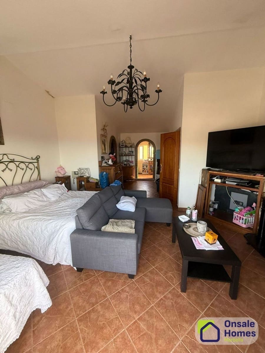 3 soveværelse Byhus til salg i Marbella med garage - € 590.000 (Ref: 9300342)