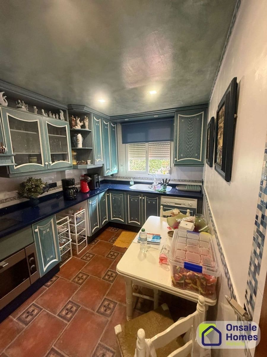 3 soveværelse Byhus til salg i Marbella med garage - € 590.000 (Ref: 9300342)