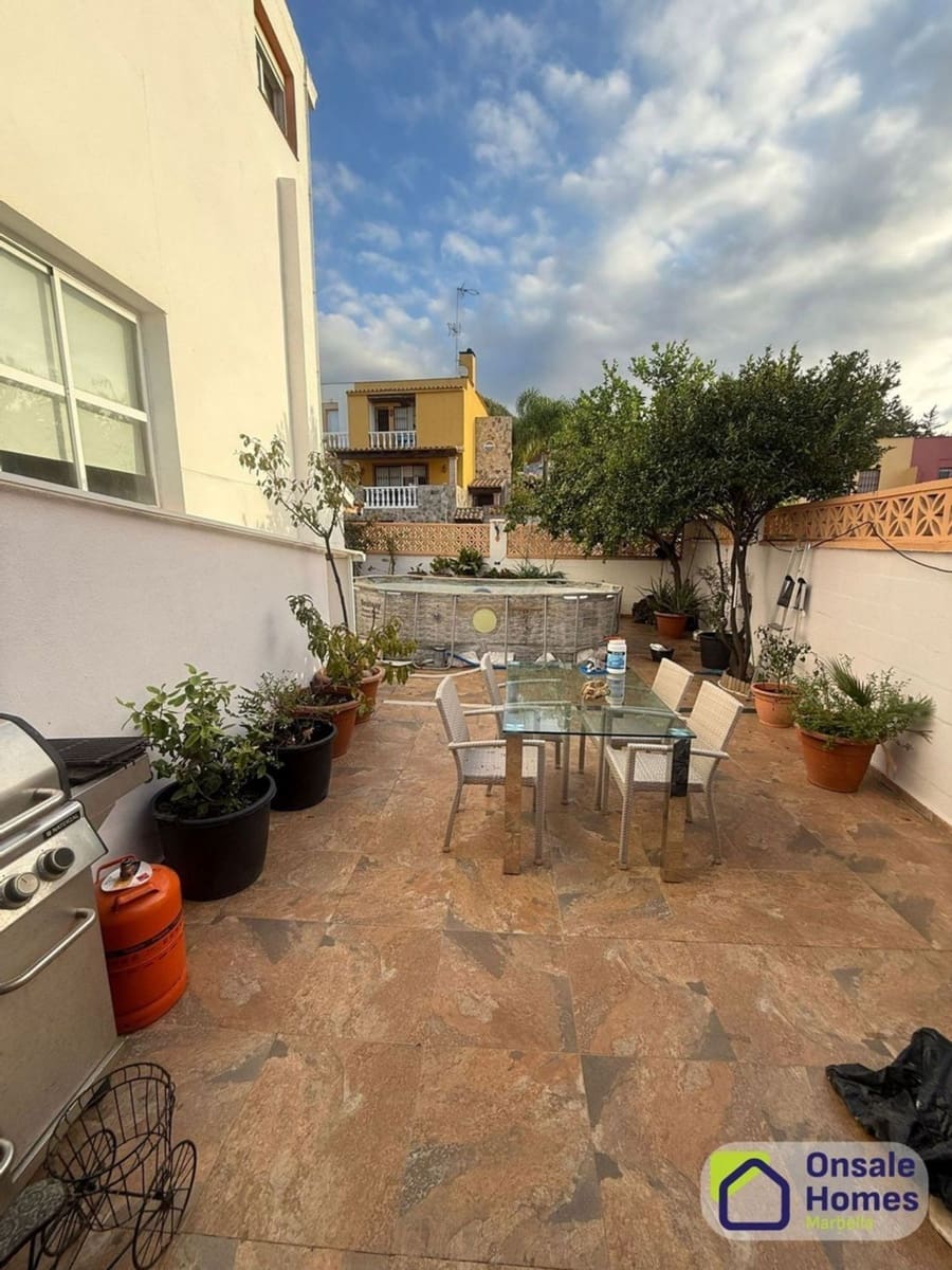 3 soveværelse Byhus til salg i Marbella med garage - € 590.000 (Ref: 9300342)