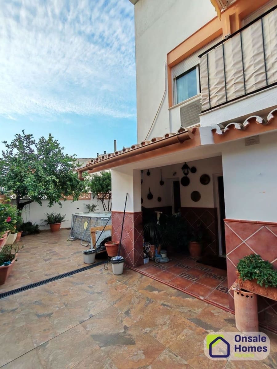 3 soveværelse Byhus til salg i Marbella med garage - € 590.000 (Ref: 9300342)
