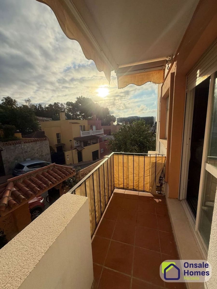 3 soveværelse Byhus til salg i Marbella med garage - € 590.000 (Ref: 9300342)