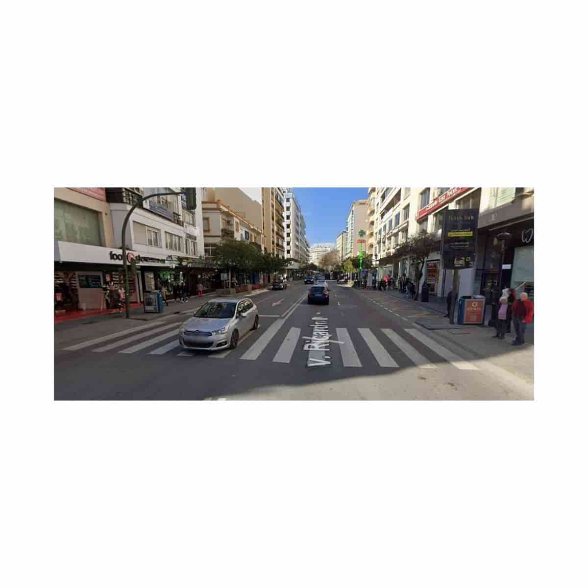Comercial para arrendar em Marbella - 2 200 € (Ref: 9312202)