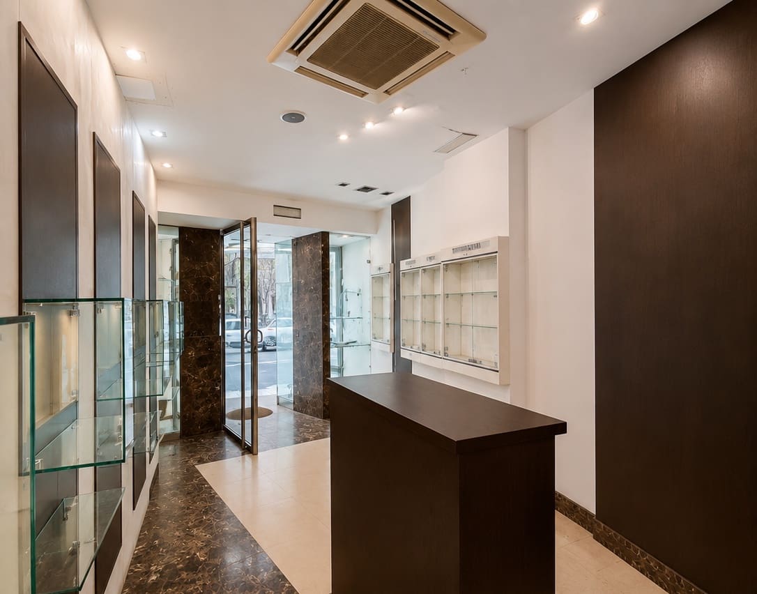 Commercial for rent in Marbella - € 2,200 (Ref: 9312202)