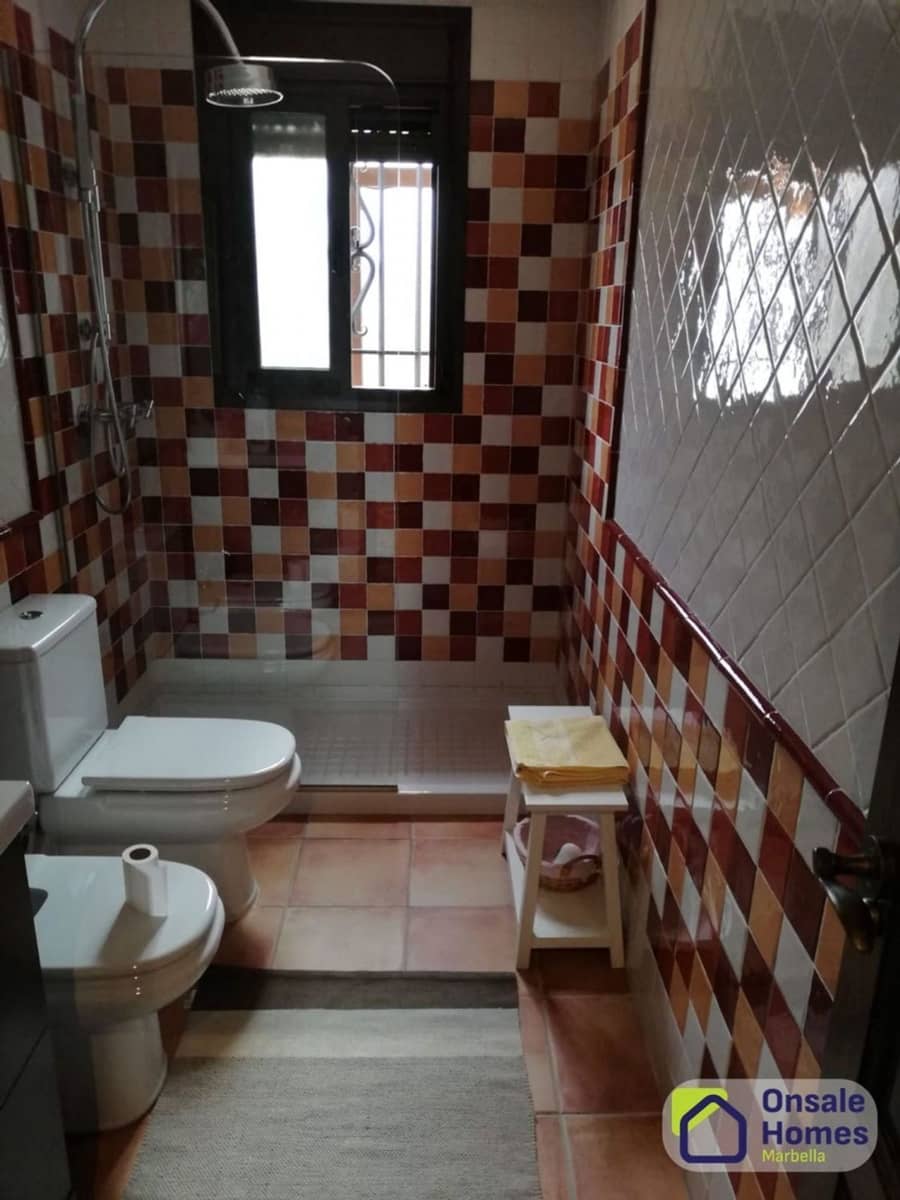 3 sovrum Finca/Hus på landet till salu i Guaro med garage - 395 000 € (Ref: 9335601)