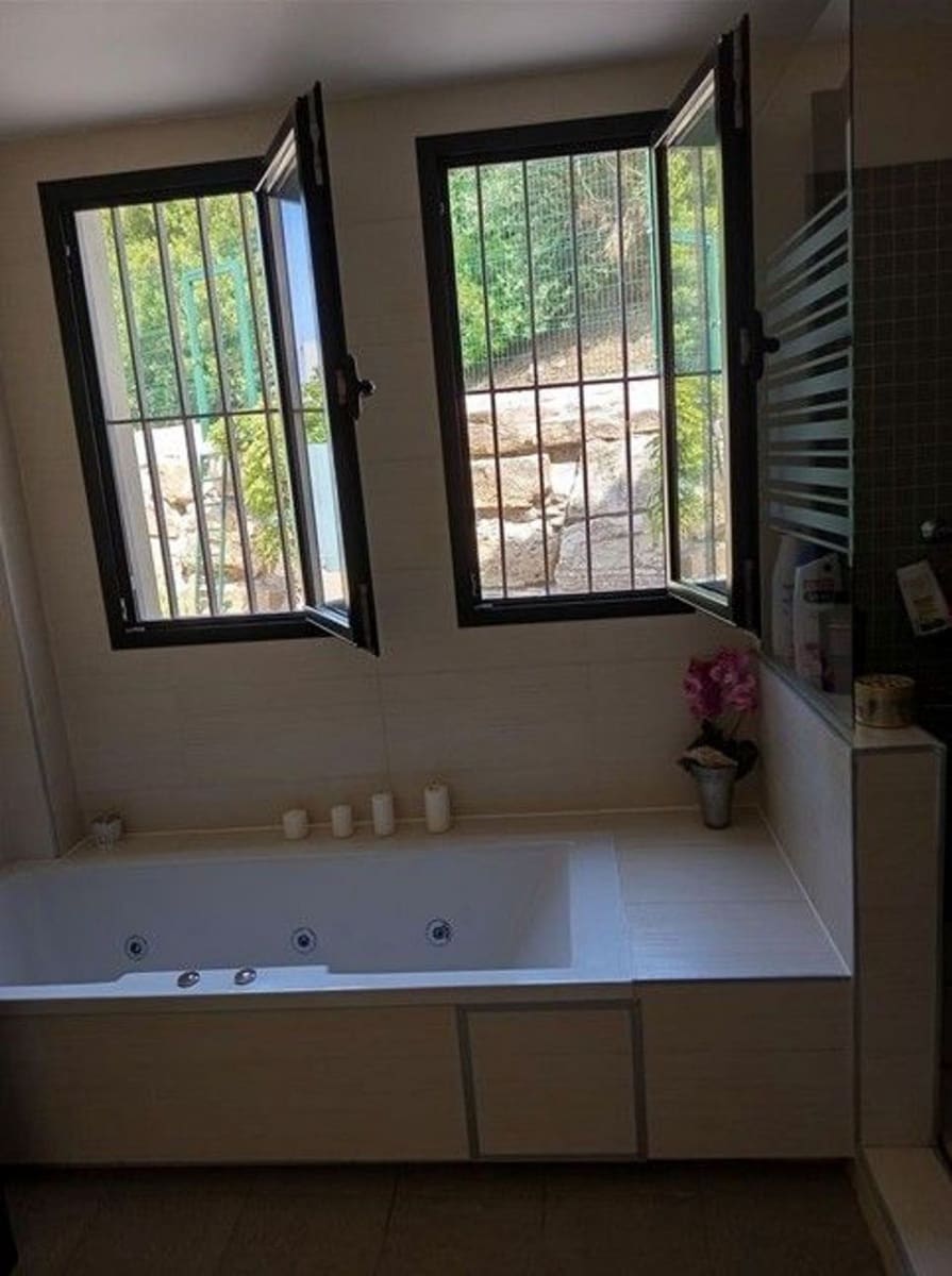 3 slaapkamer Flat te koop in New Golden Mile met zwembad garage - € 475.000 (Ref: 9367960)