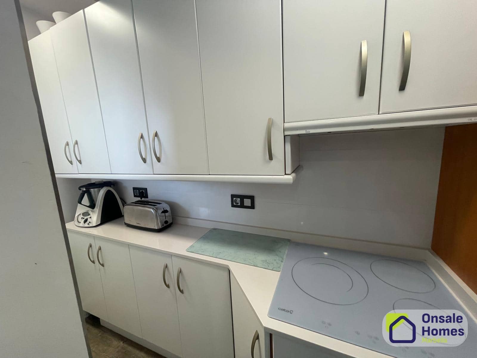 1 bedroom Apartment for sale in Marbella - € 600,000 (Ref: 9367961)