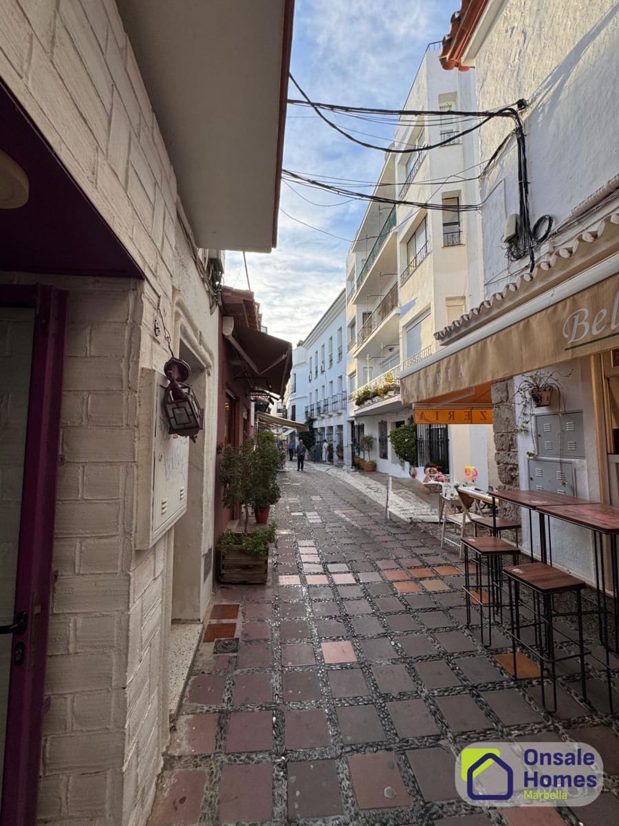 5 bedroom Commercial for sale in Marbella - € 2,100,000 (Ref: 9367962)