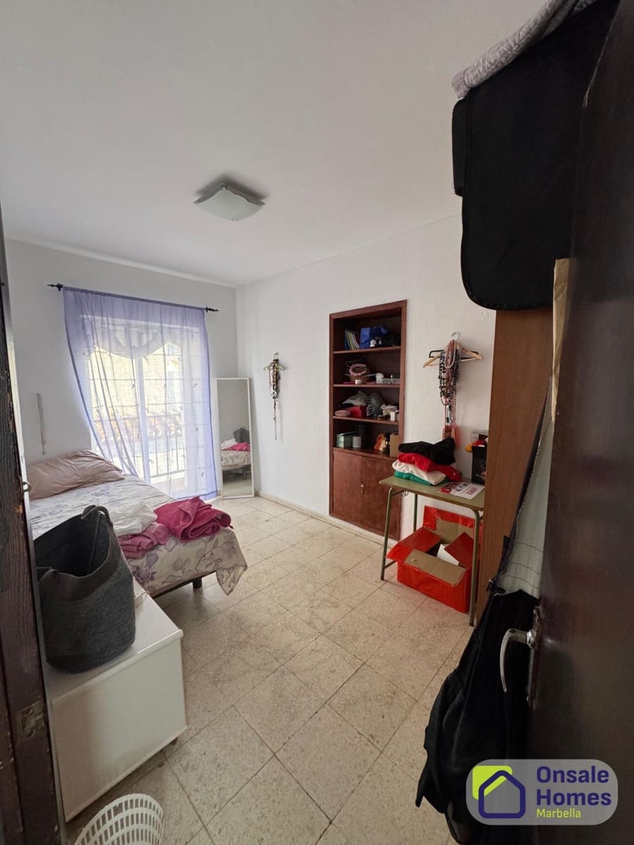 5 bedroom Commercial for sale in Marbella - € 2,100,000 (Ref: 9367962)