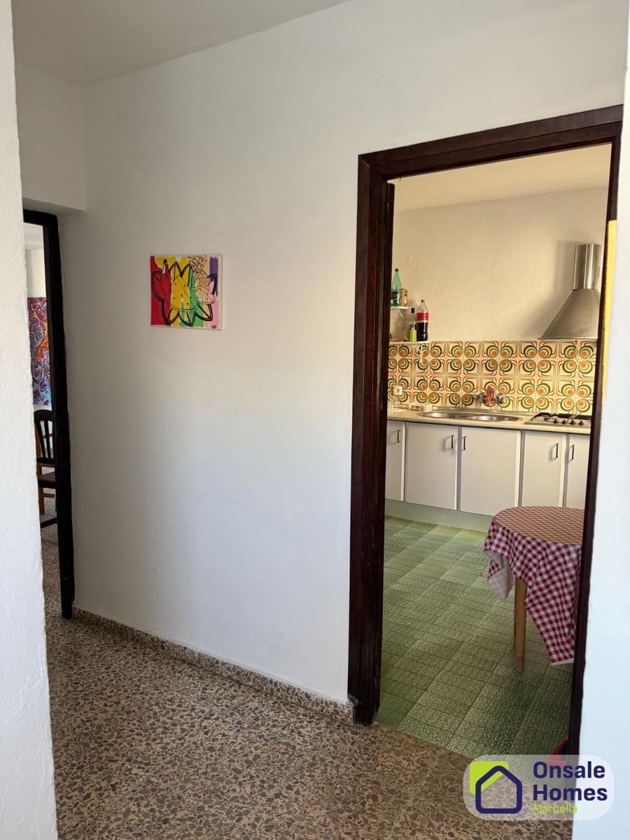 5 bedroom Commercial for sale in Marbella - € 2,100,000 (Ref: 9367962)