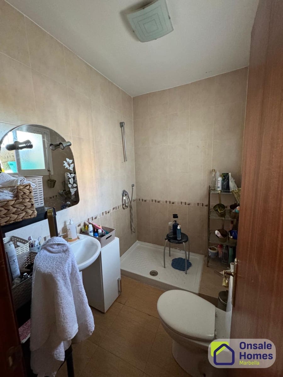 5 bedroom Commercial for sale in Marbella - € 2,100,000 (Ref: 9367962)