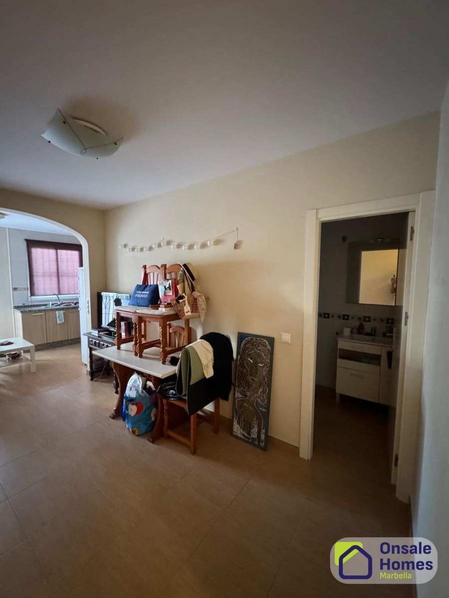 5 bedroom Commercial for sale in Marbella - € 2,100,000 (Ref: 9367962)