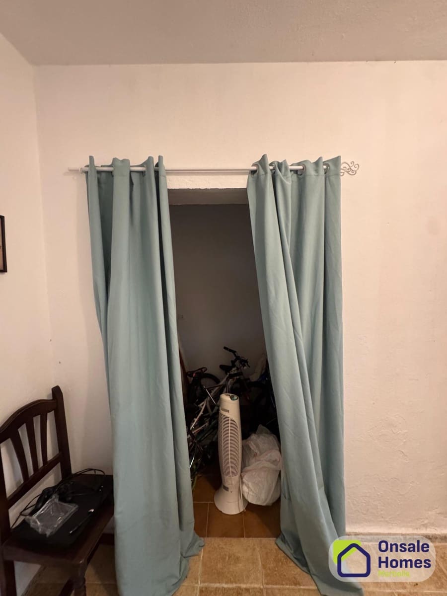 5 bedroom Commercial for sale in Marbella - € 2,100,000 (Ref: 9367962)