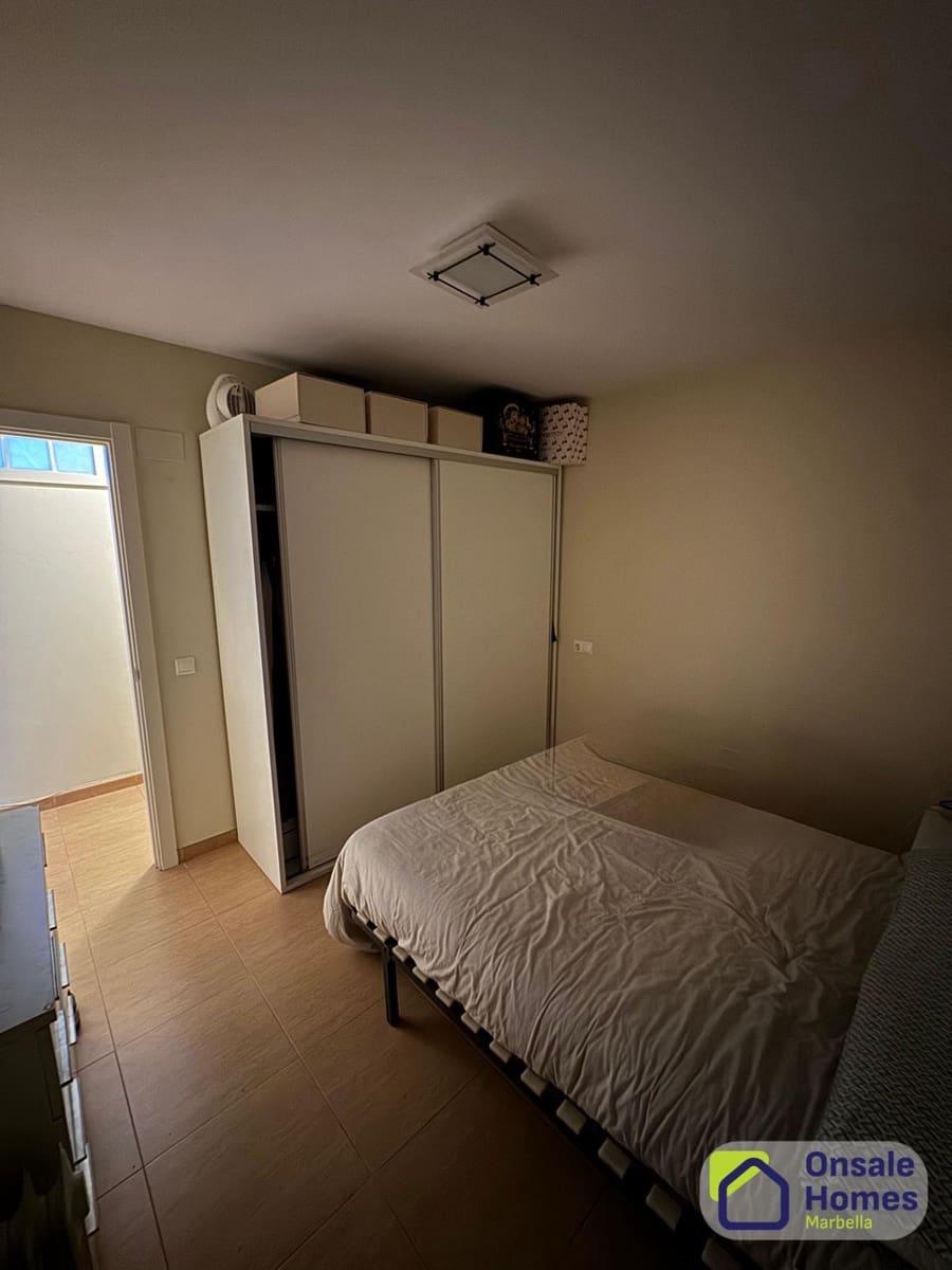 5 bedroom Commercial for sale in Marbella - € 2,100,000 (Ref: 9367962)