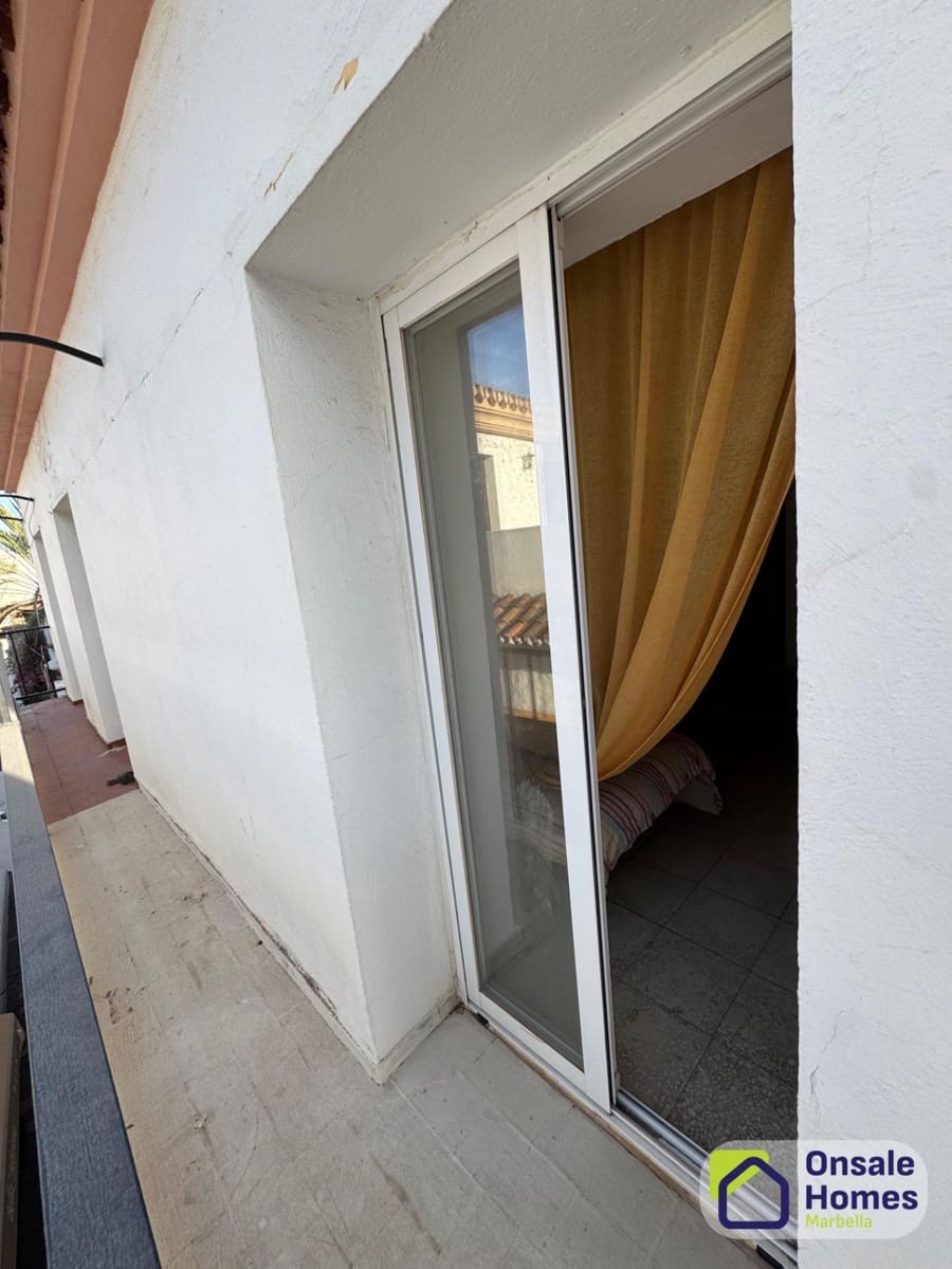 5 bedroom Commercial for sale in Marbella - € 2,100,000 (Ref: 9367962)