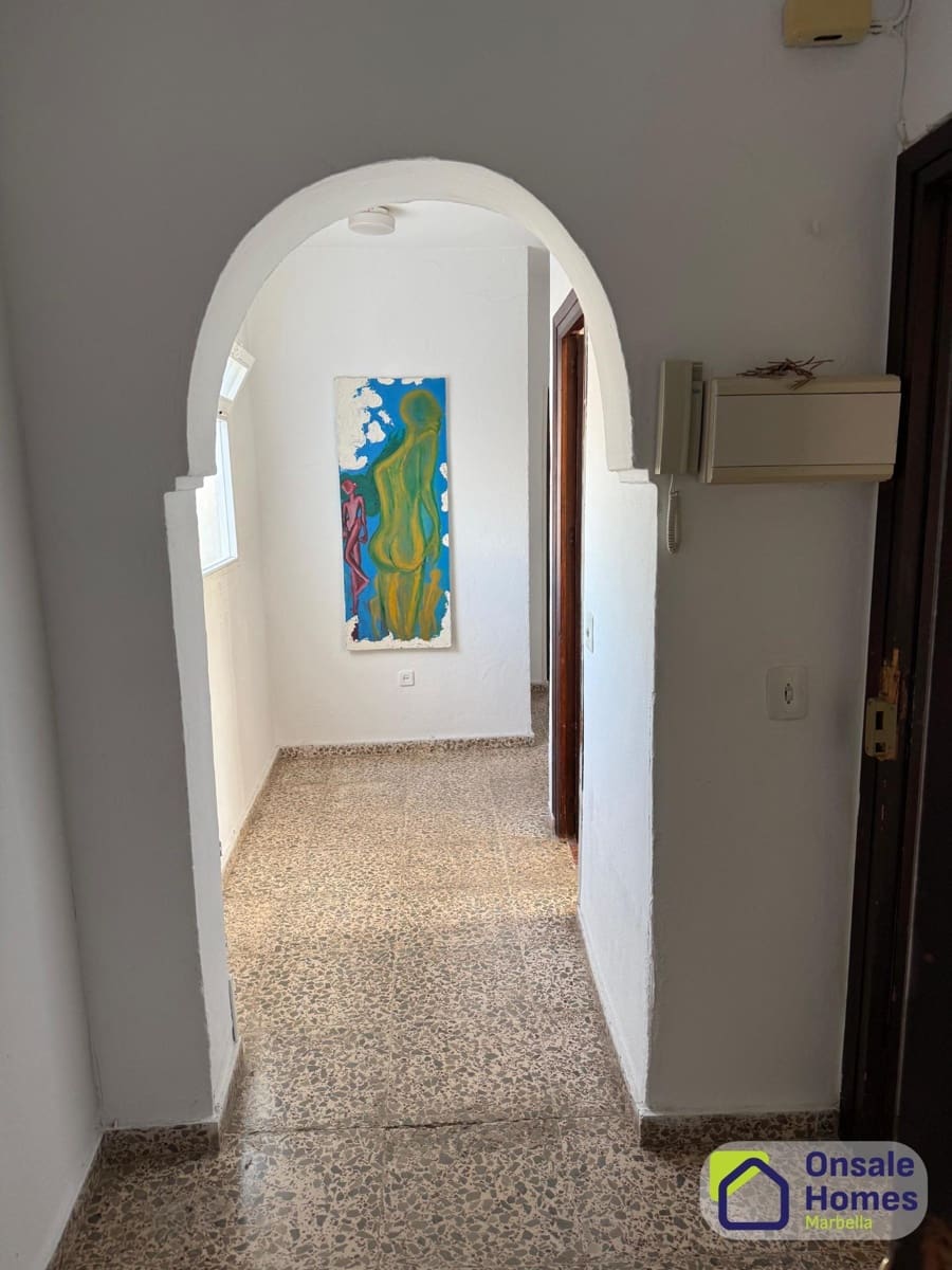 5 bedroom Commercial for sale in Marbella - € 2,100,000 (Ref: 9367962)