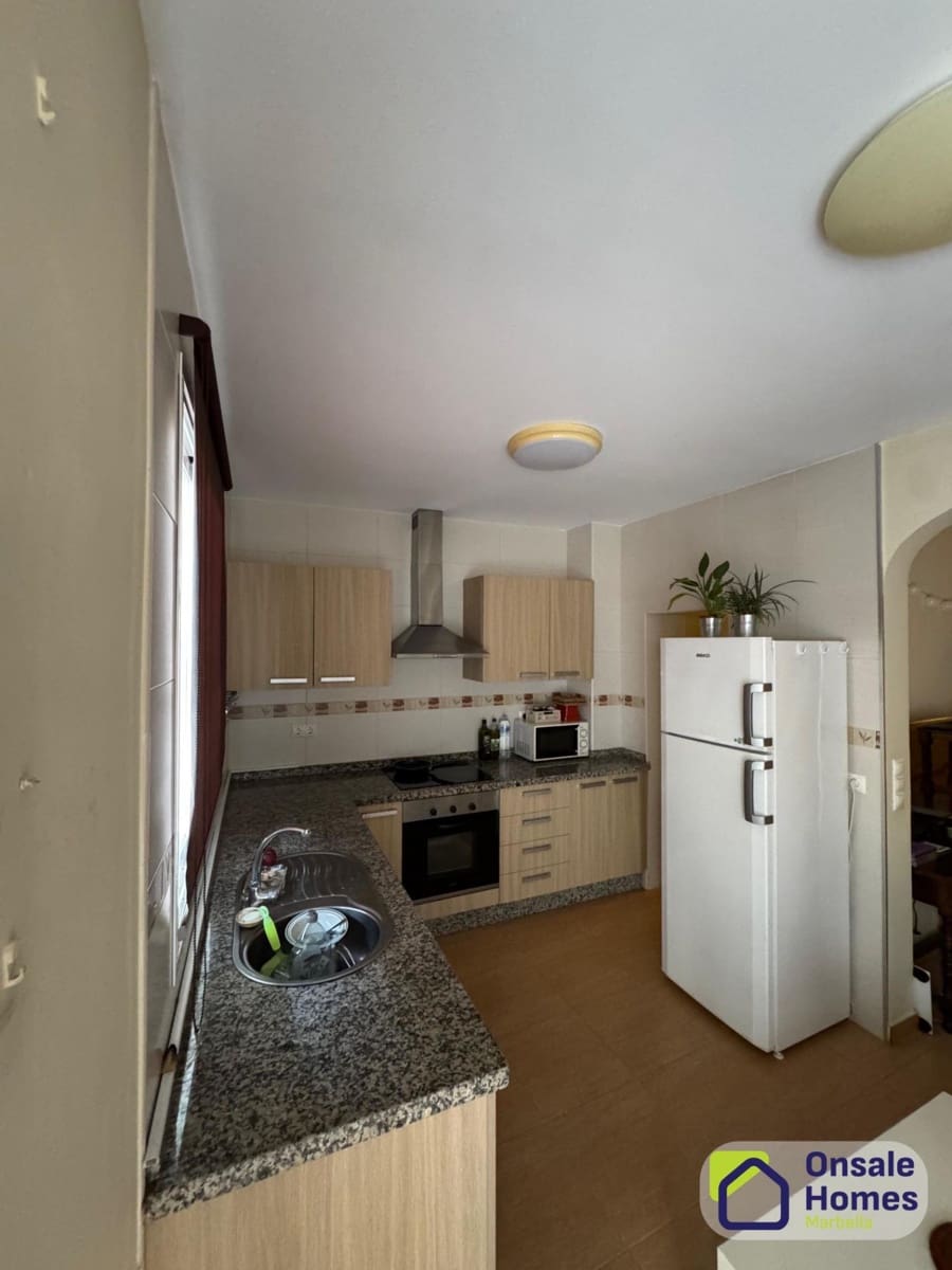 5 bedroom Commercial for sale in Marbella - € 2,100,000 (Ref: 9367962)