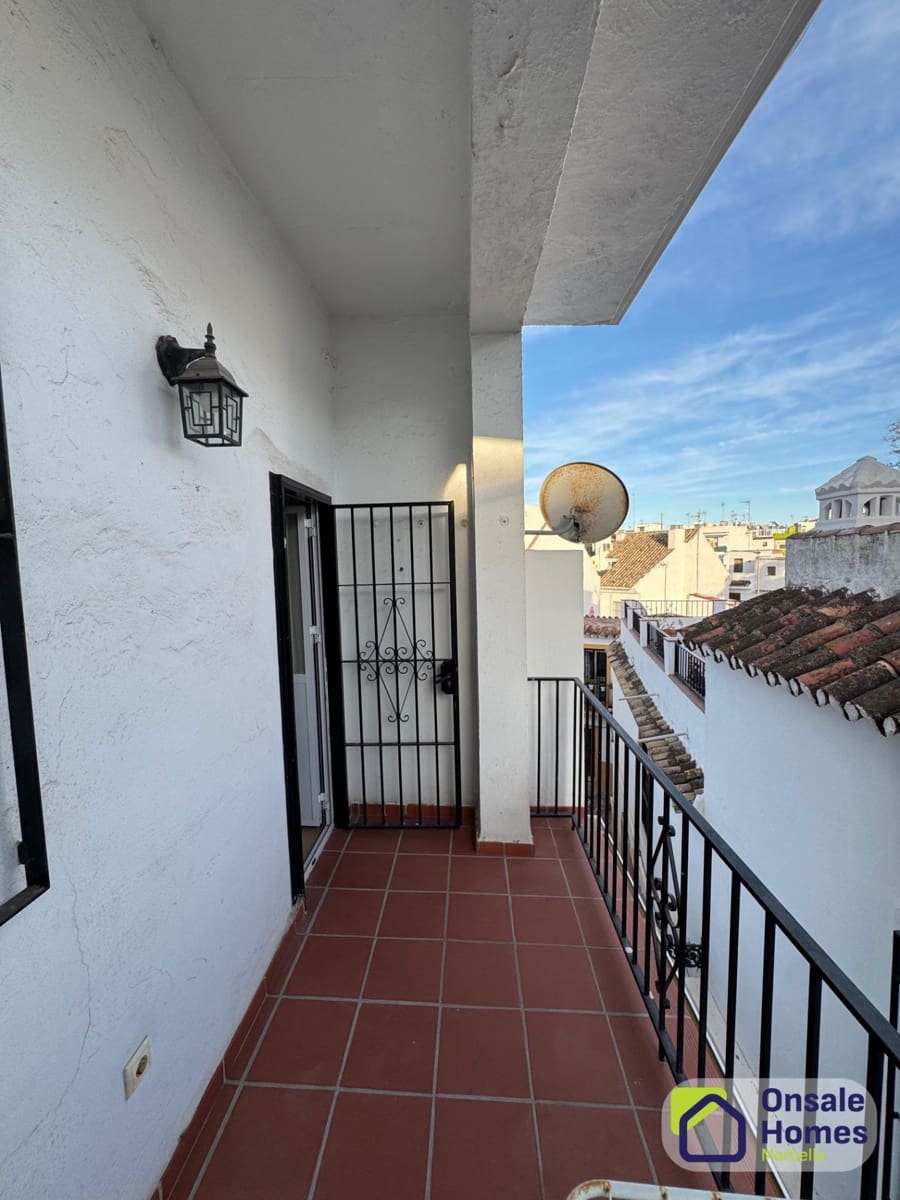 5 bedroom Commercial for sale in Marbella - € 2,100,000 (Ref: 9367962)