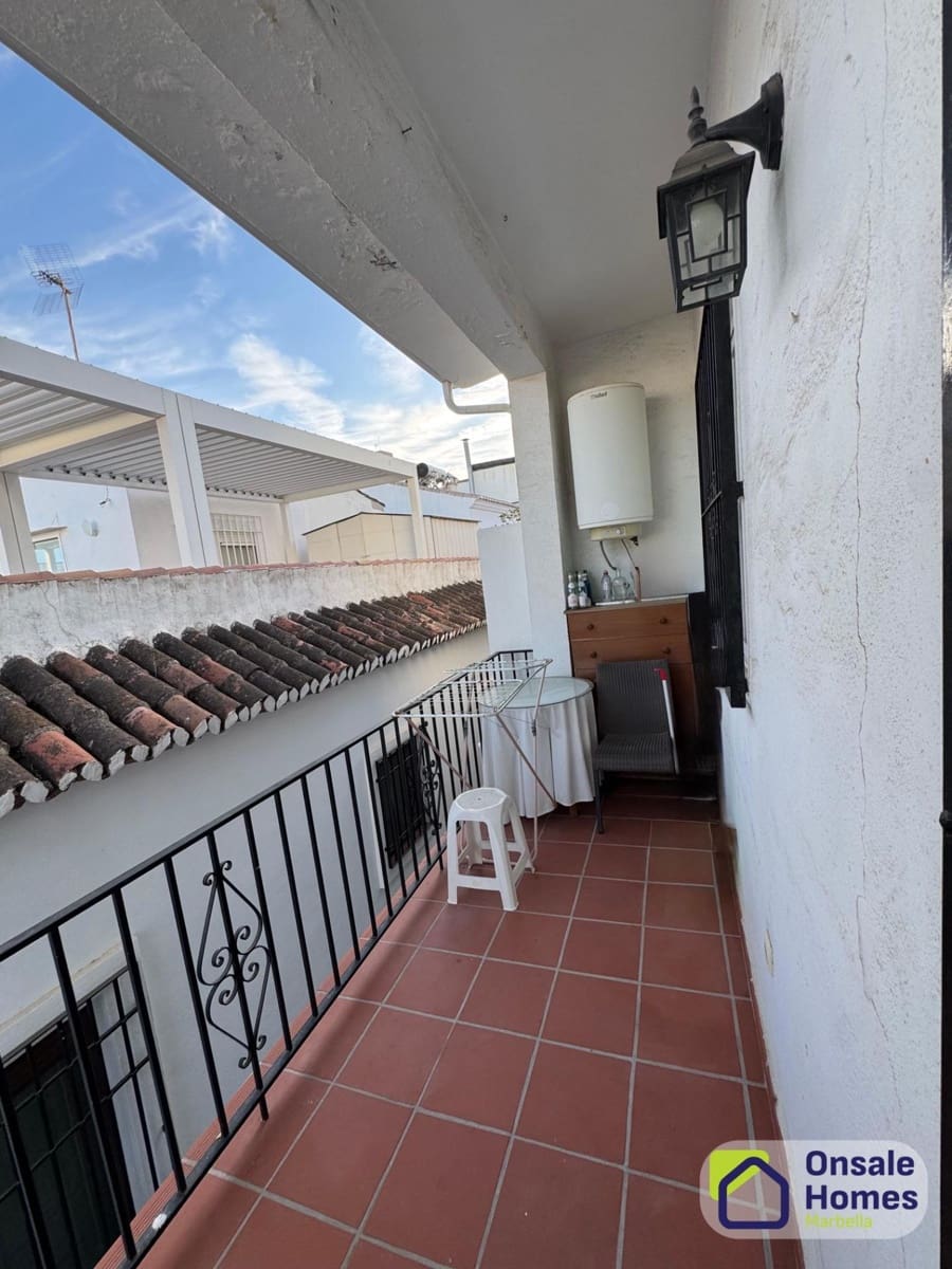 5 bedroom Commercial for sale in Marbella - € 2,100,000 (Ref: 9367962)
