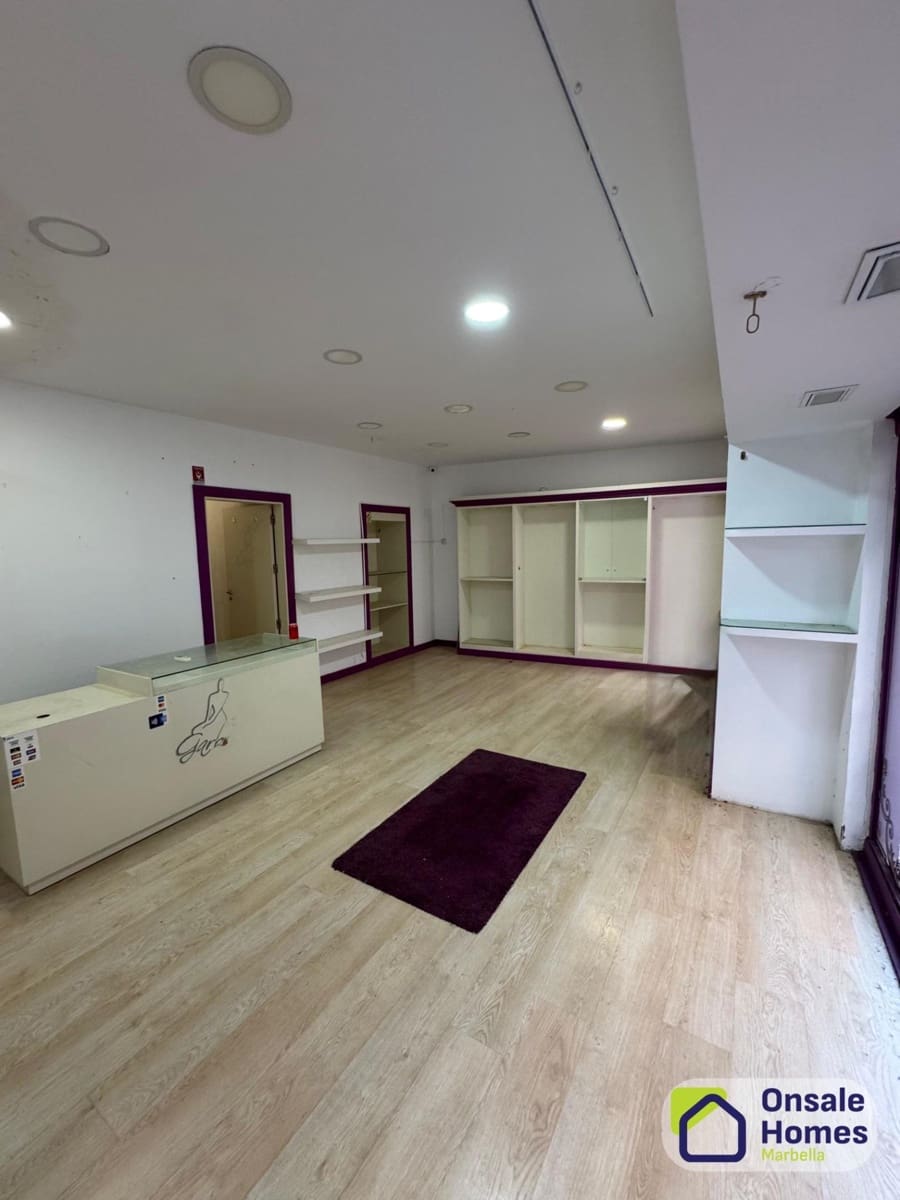 5 bedroom Commercial for sale in Marbella - € 2,100,000 (Ref: 9367962)