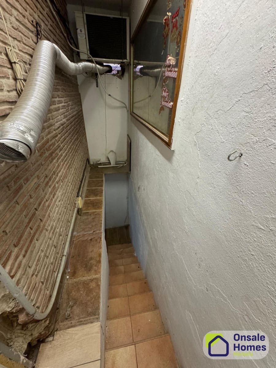 5 bedroom Commercial for sale in Marbella - € 2,100,000 (Ref: 9367962)