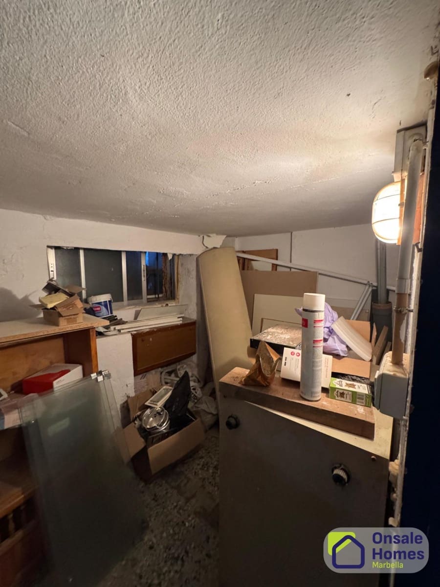 5 bedroom Commercial for sale in Marbella - € 2,100,000 (Ref: 9367962)