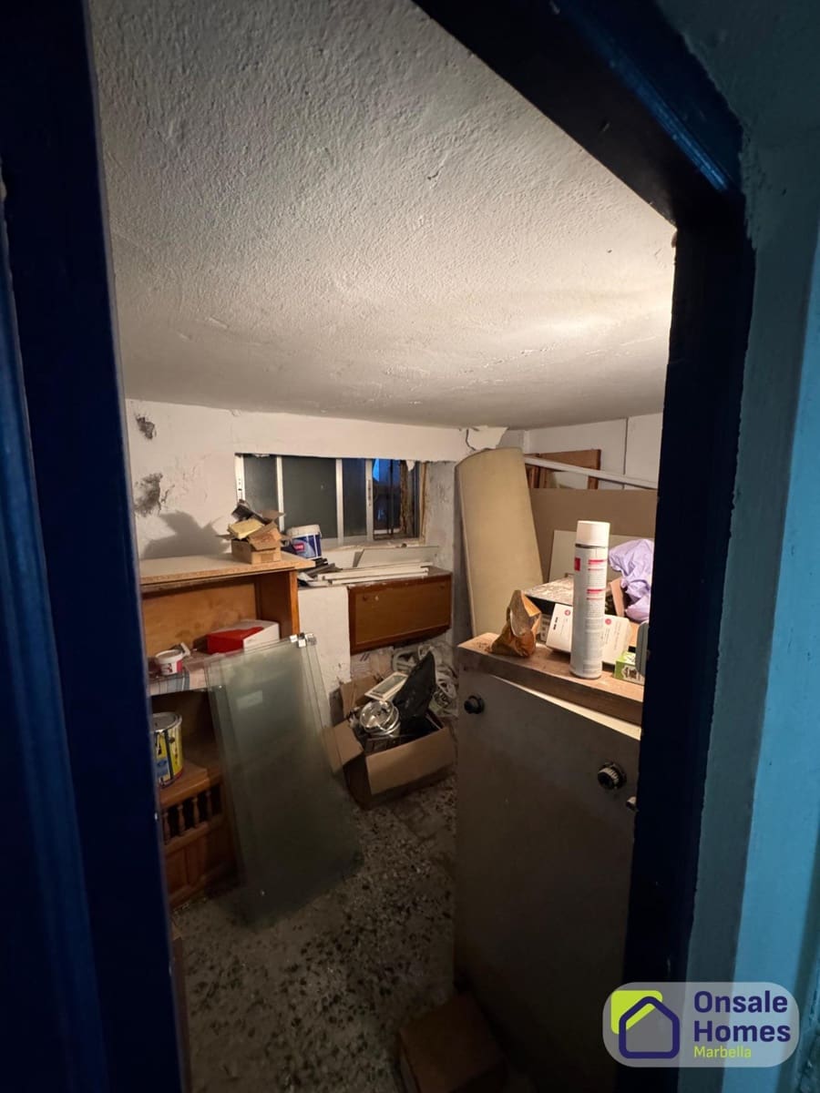 5 bedroom Commercial for sale in Marbella - € 2,100,000 (Ref: 9367962)