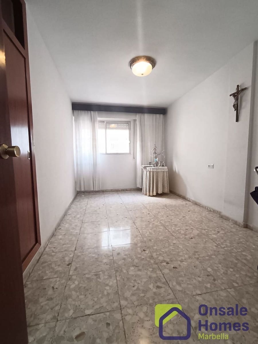 4 slaapkamer Flat te koop in Marbella - € 319.000 (Ref: 9367964)