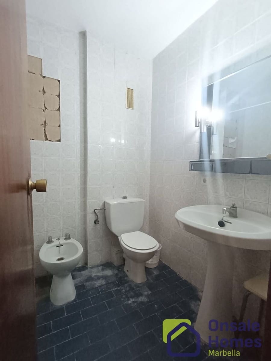 4 slaapkamer Flat te koop in Marbella - € 319.000 (Ref: 9367964)