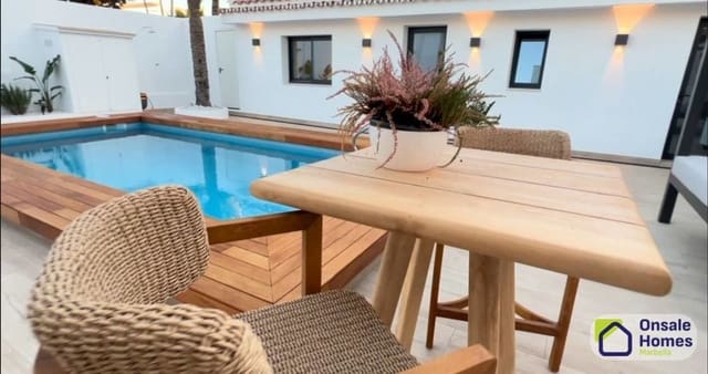 5 sypialnia Willa na sprzedaż w Costabella, Marbella z basenem garażem - 1 490 000 € (Ref: 9367966)