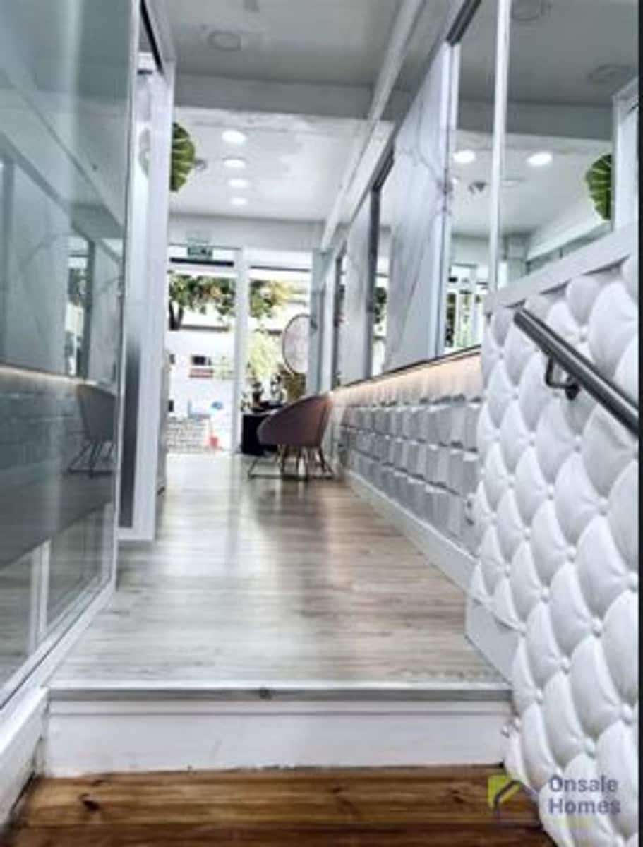 Local Commercial à louer à Marbella - 1 800 € (Ref: 9367974)