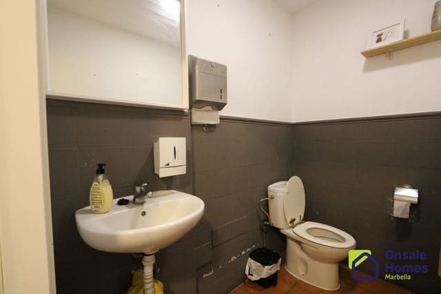 Commerciale da affittare in Playa Bajadilla - Puertos, Marbella - 2.000 € (Rif: 9367975)