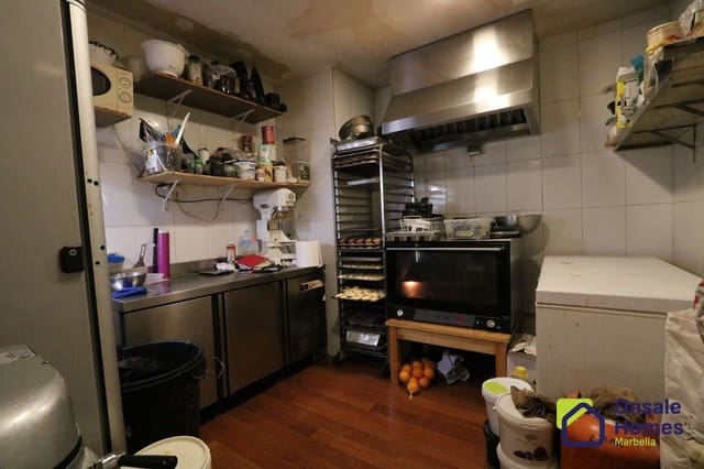 Commerciale da affittare in Playa Bajadilla - Puertos, Marbella - 2.000 € (Rif: 9367975)