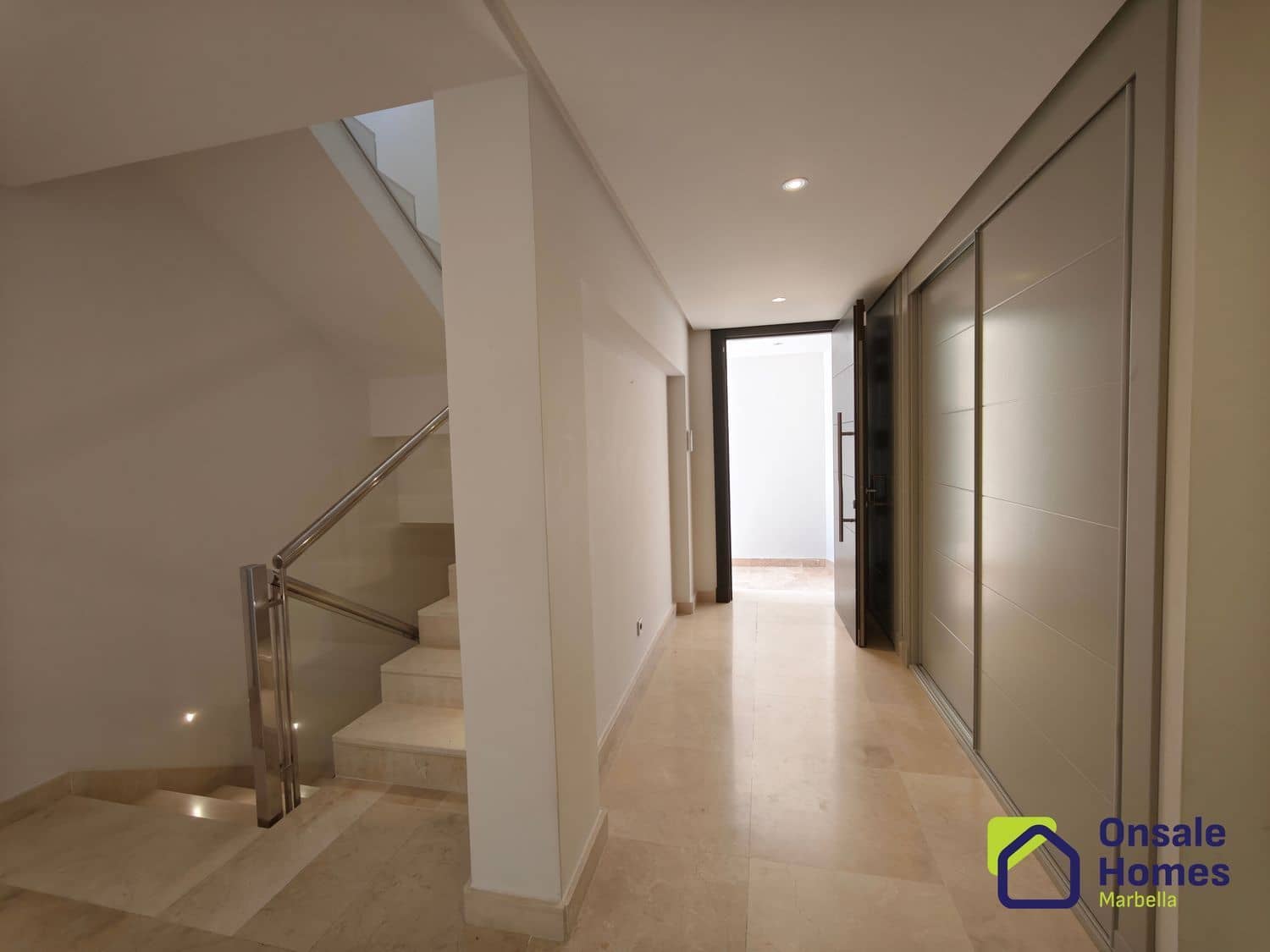 3 slaapkamer Villa te koop in Marbella met zwembad garage - € 1.800.000 (Ref: 9367978)