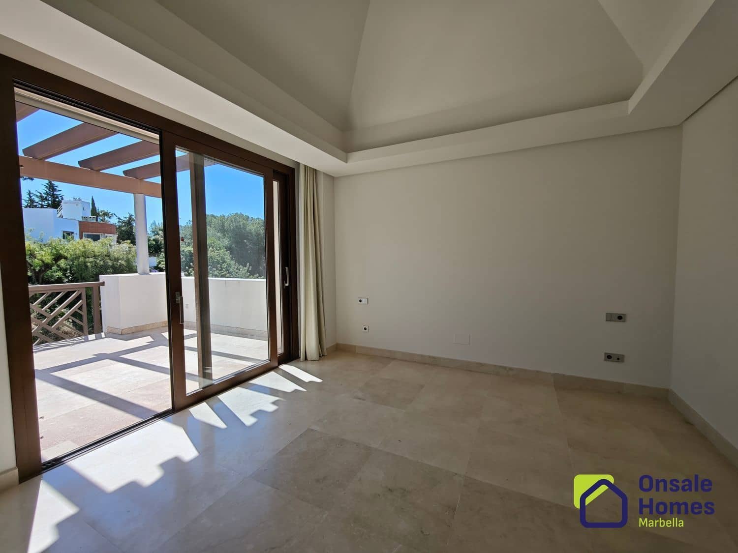 3 slaapkamer Villa te koop in Marbella met zwembad garage - € 1.800.000 (Ref: 9367978)