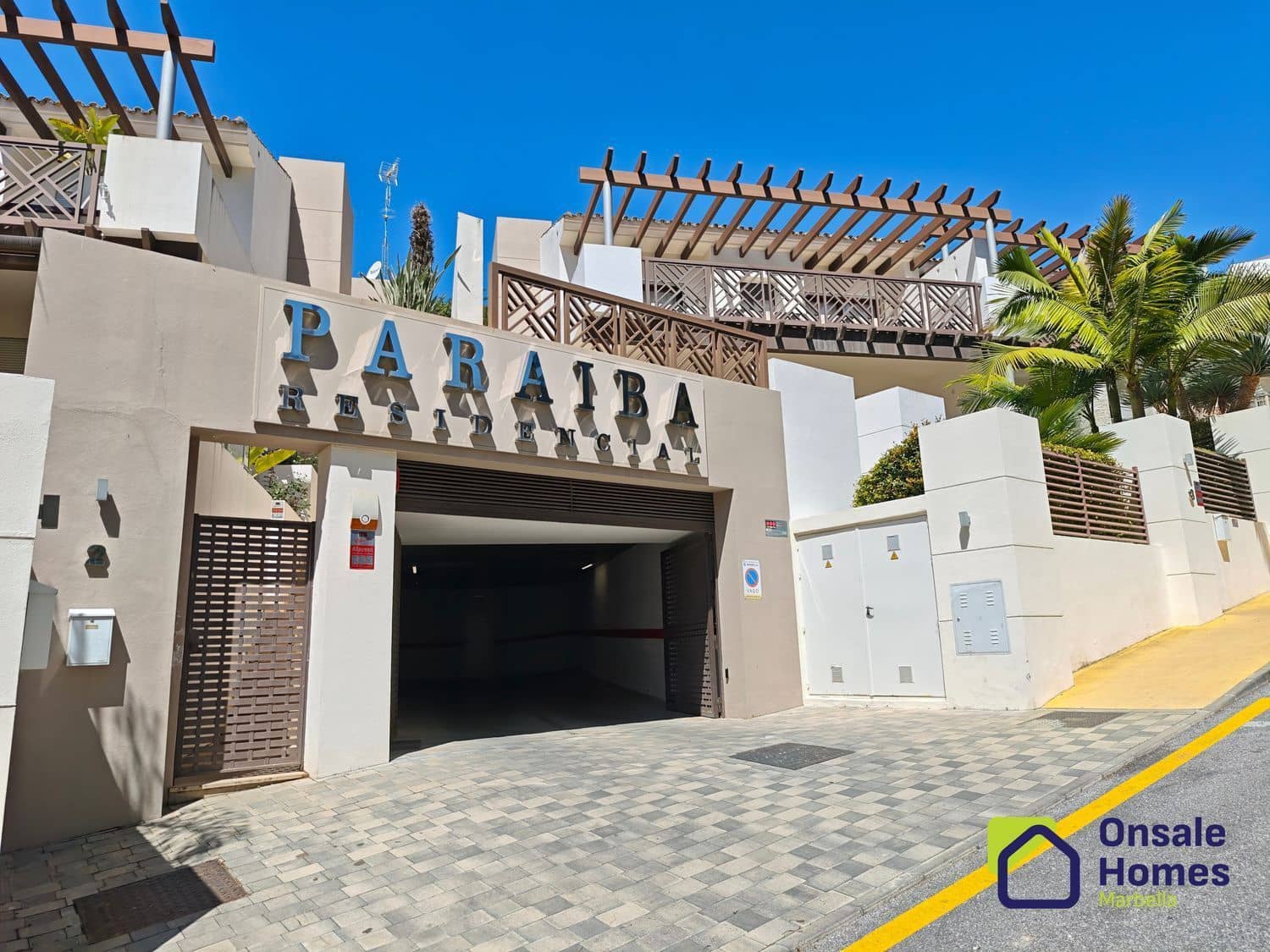 3 slaapkamer Villa te koop in Marbella met zwembad garage - € 1.800.000 (Ref: 9367978)