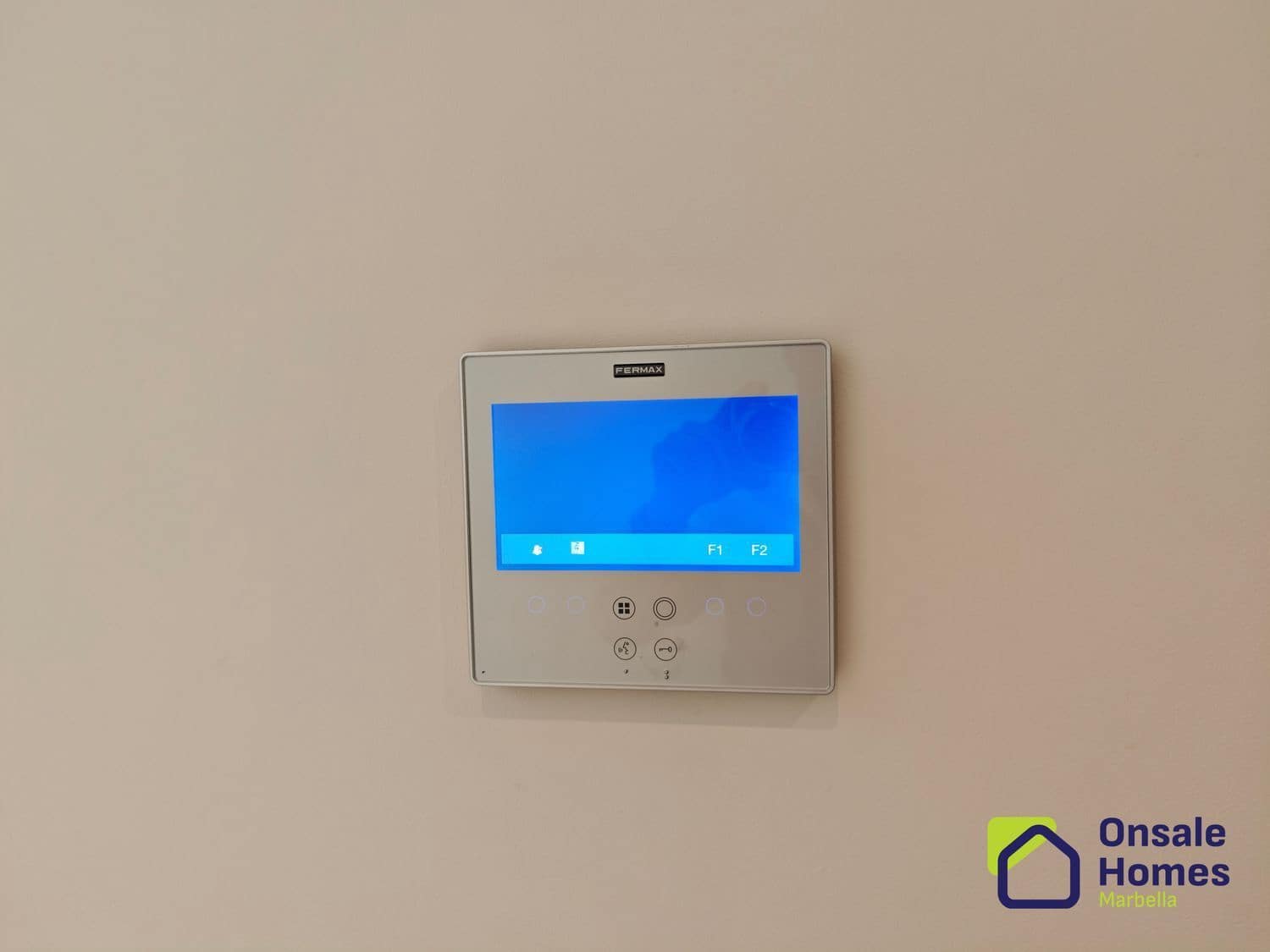 3 makuuhuone Huvila myytävänä paikassa Marbella mukana uima-altaan 
autotalli - 1 800 000 € (Ref: 9367978)