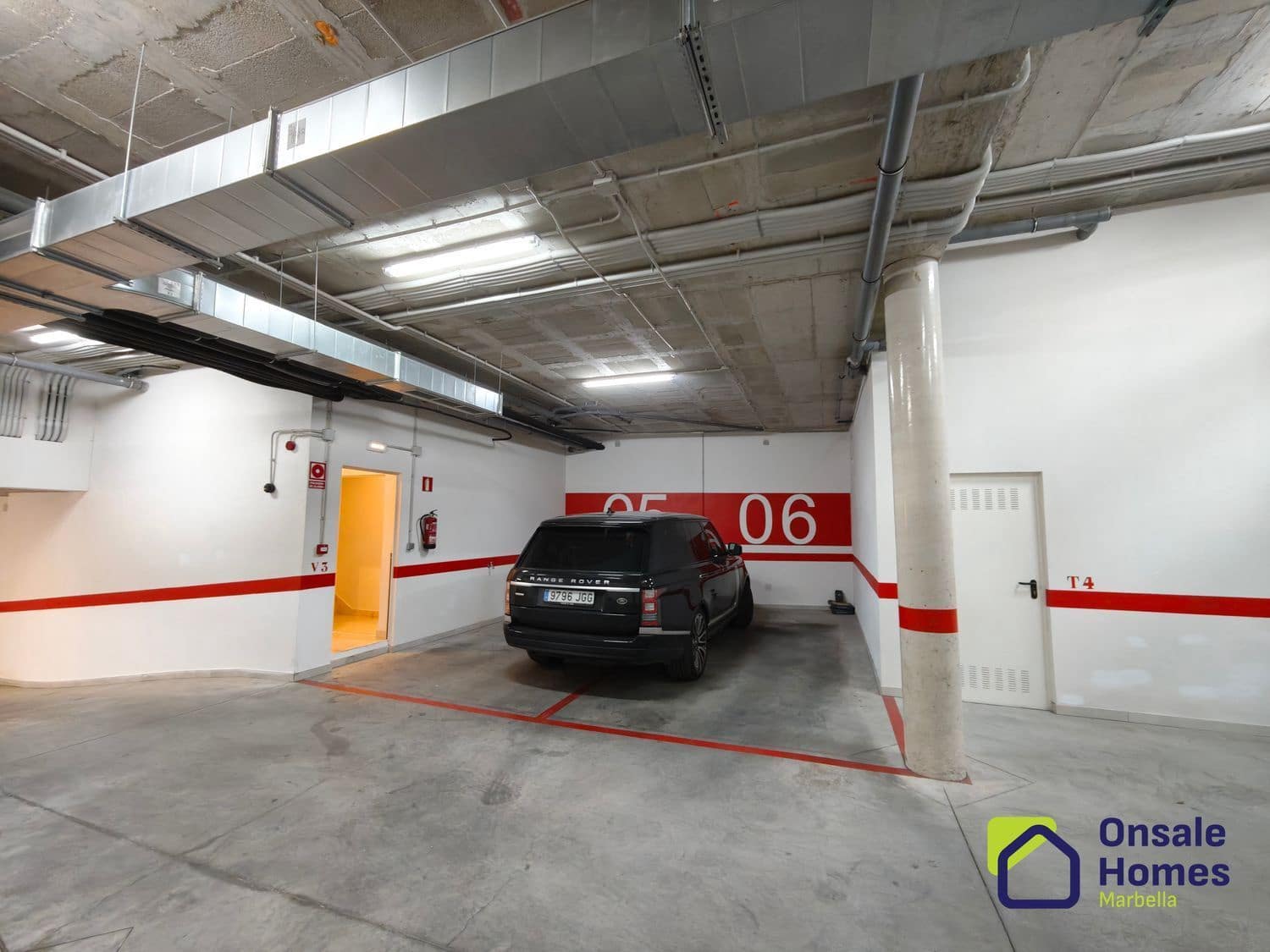 3 makuuhuone Huvila myytävänä paikassa Marbella mukana uima-altaan 
autotalli - 1 800 000 € (Ref: 9367978)