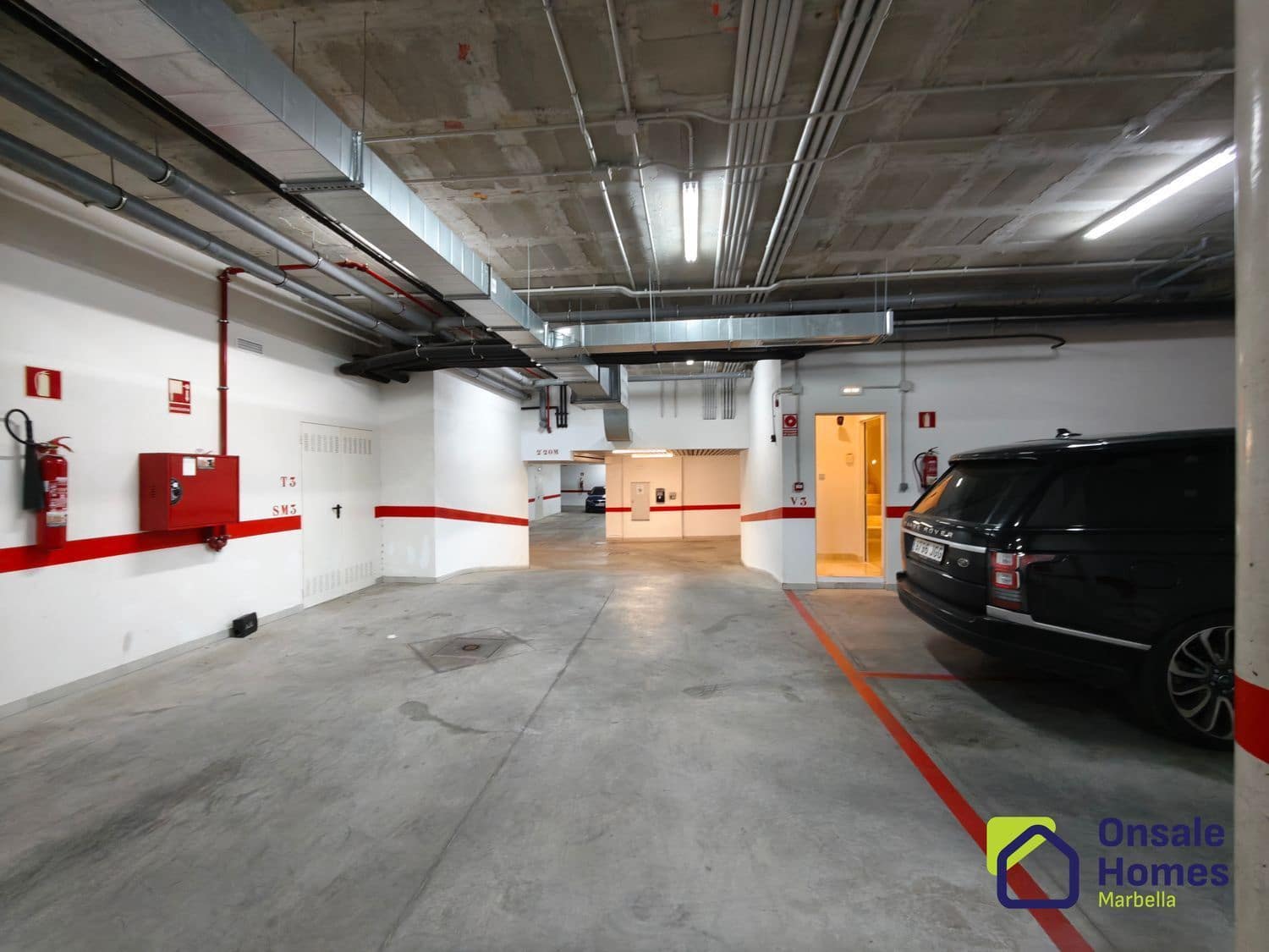 3 makuuhuone Huvila myytävänä paikassa Marbella mukana uima-altaan 
autotalli - 1 800 000 € (Ref: 9367978)