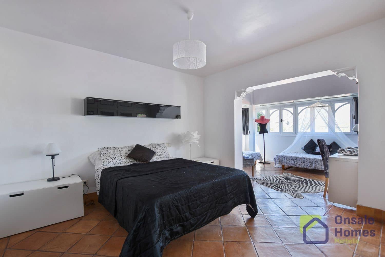 6 sypialnia Willa na sprzedaż w Nueva Andalucia z basenem - 2 290 000 € (Ref: 9367979)