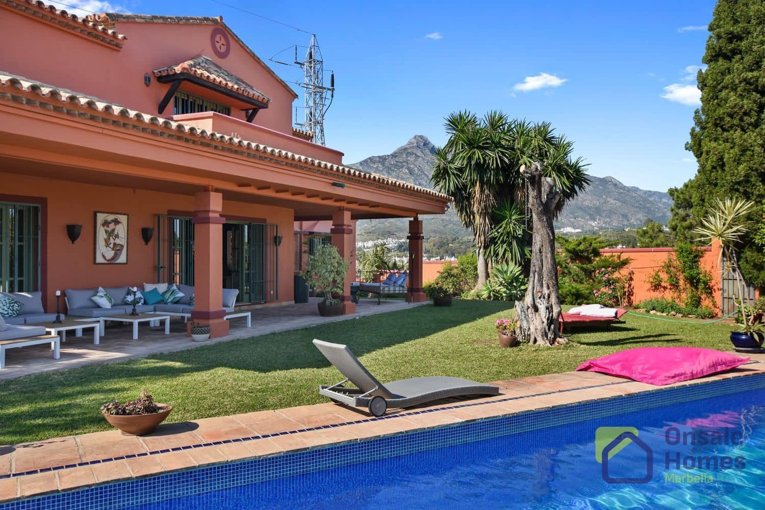 6 sypialnia Willa na sprzedaż w Nueva Andalucia z basenem - 2 290 000 € (Ref: 9367979)