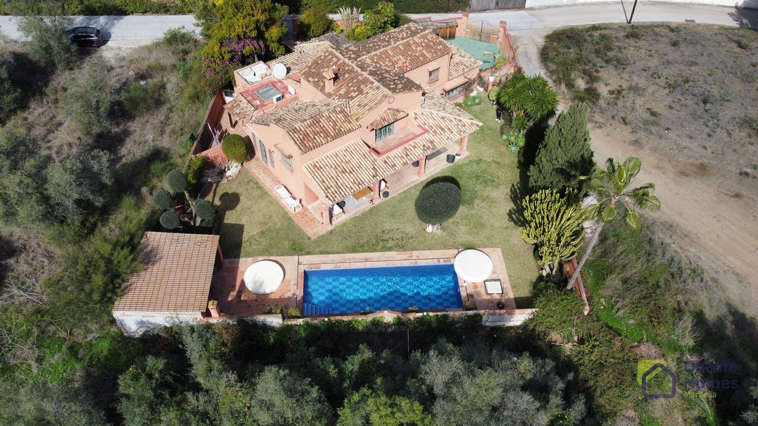 6 sypialnia Willa na sprzedaż w Nueva Andalucia z basenem - 2 290 000 € (Ref: 9367979)